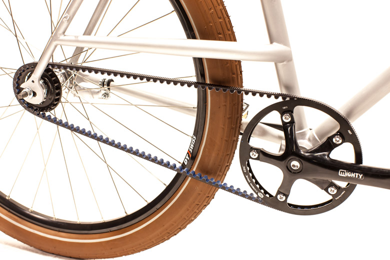 La bici Deus Fat Tyre T-Belt con cinghia in carbonio