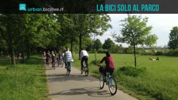 Nelle città italiane si usa la bici solo per andare al parco