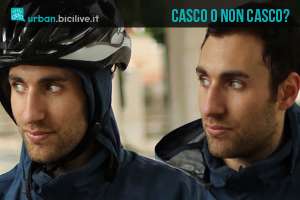 Il dubbio del ciclista: indossare o non indossare il casco in città?