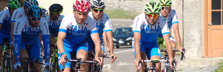 Davide Cassani in bicicletta con la nazionale italiana
