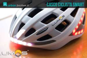 Lumos, il casco per ciclisti intelligente che mette la freccia