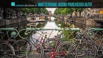 Amsterdam cancella i parcheggi auto nel centro storico