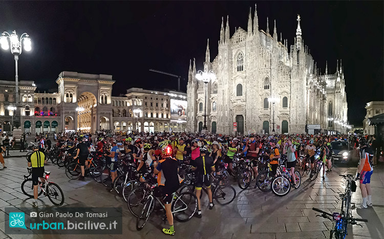 ritrovo Bike Night 2019 davanti al Duomo di Milano