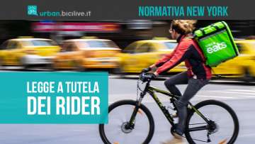Lo stato di New York approva una legge a tutela dei rider che fanno consegne a domicilio