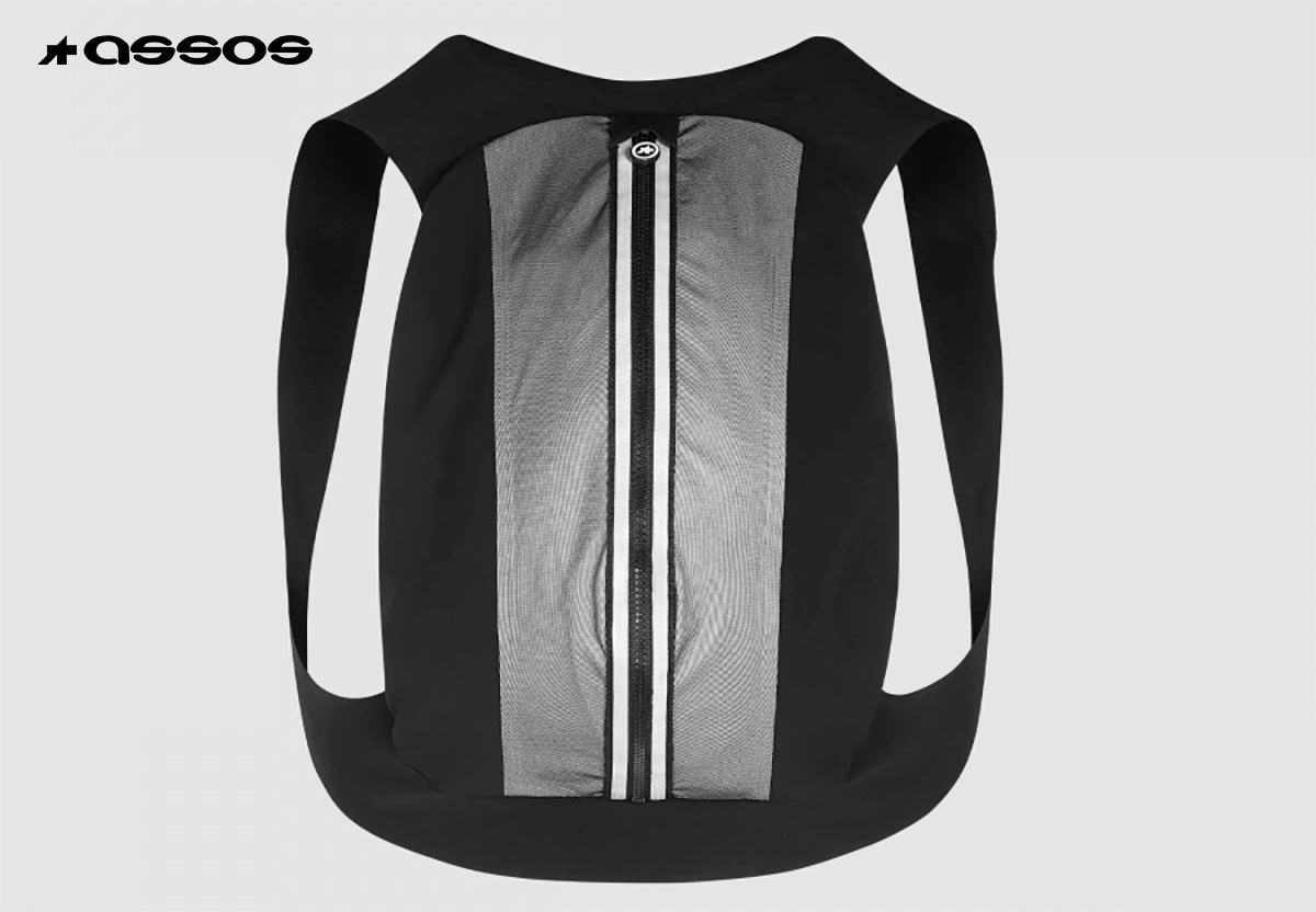 Il nuovo zaino per ciclisti pendolari Assos Spider Bag G2