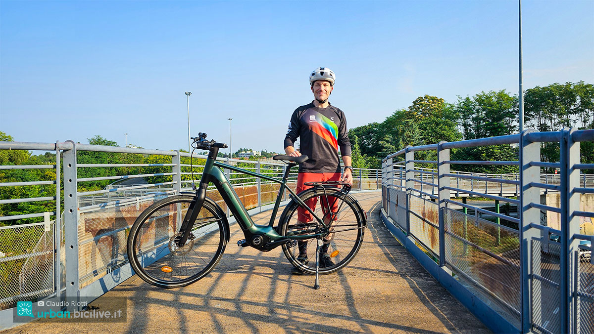 Foto di Claudio Riotti durante il test della Btwin LD920E